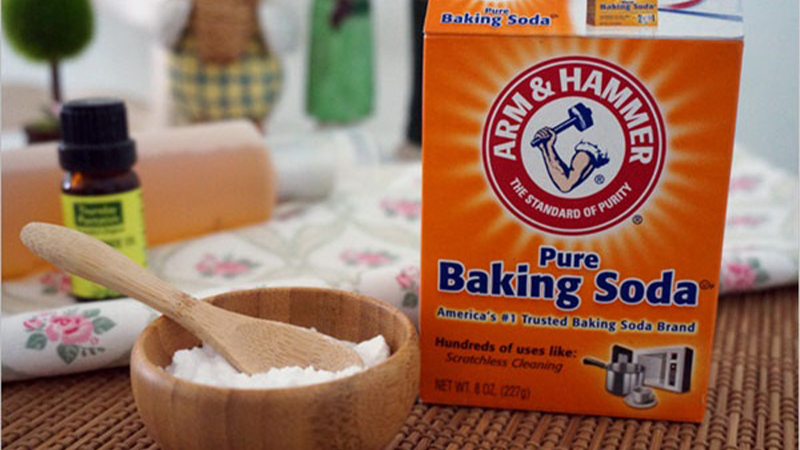 Dùng bột Baking soda giúp hạn chế mùi hôi, ẩm mốc