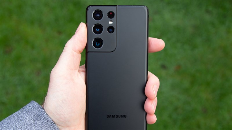 Samsung muốn bán điện thoại Galaxy tại cửa hàng LG