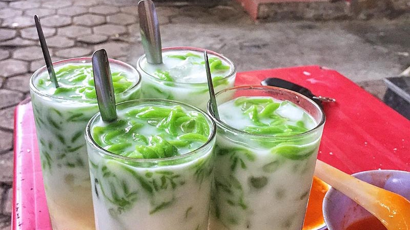 Chè giun hay còn gọi là chè bánh lọt