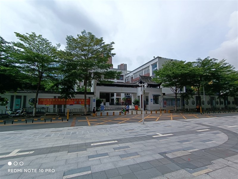 Ảnh chụp góc rộng của Redmi Note 10 Pro 5G. (Nguồn: Gizmochina). Ảnh chụp góc rộng của Redmi Note 10 Pro 5G. (Nguồn: Gizmochina).