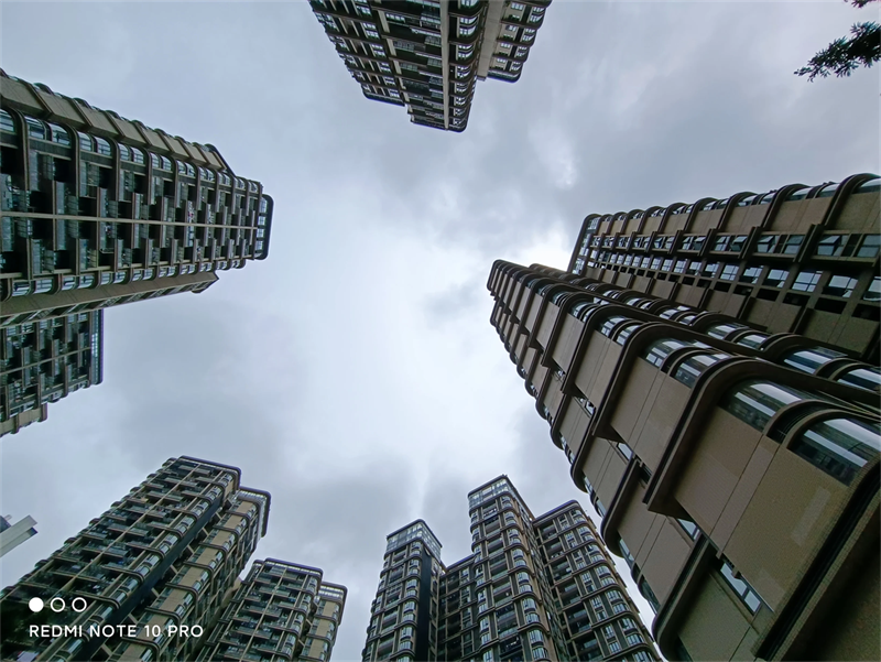 Ảnh chụp góc rộng của Redmi Note 10 Pro 5G. (Nguồn: Gizmochina). Ảnh chụp góc rộng của Redmi Note 10 Pro 5G. (Nguồn: Gizmochina).