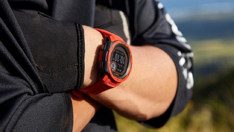 Garmin Instinct Solar trên tay