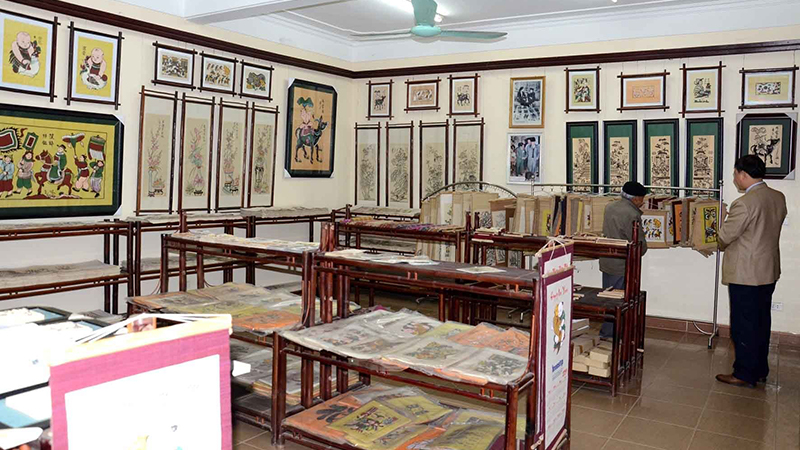 Hàng nghìn bức tranh Đông Hồ được trưng bày