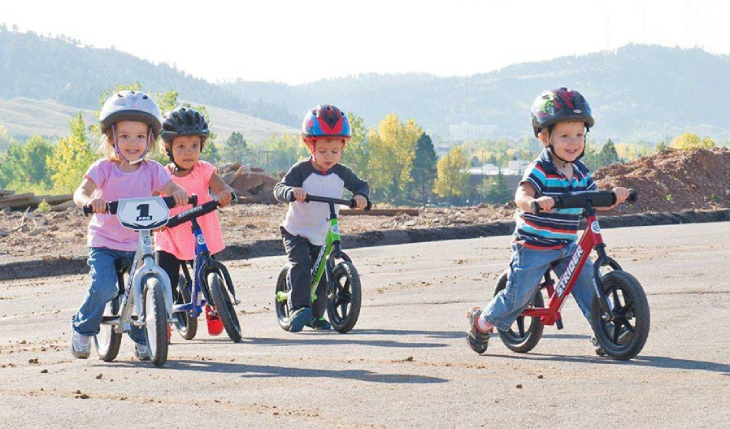 7 tiêu chí cần quan tâm khi chọn mua xe đạp cho trẻ em > Xe đạp thăng bằng cho trẻ em