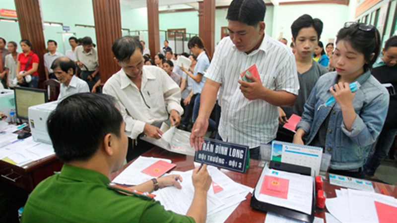 Chính thức từ 1/7, công an sẽ ngừng cấp sổ hộ khẩu, sổ tạm trú giấy