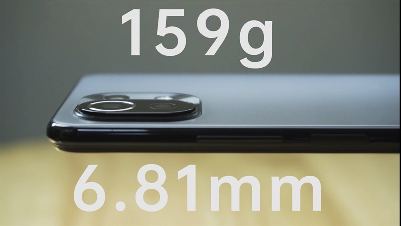 Xiaomi Mi 11 Lite 5G có độ dày chỉ khoảng 6.81 mm và khối lượng là 159 g. (Nguồn: Gizmochina).