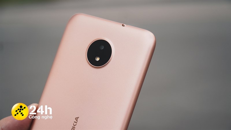 Mặt lưng của Nokia C20 có thiết kế cực tối giản. Mặt lưng của Nokia C20 có thiết kế cực tối giản.