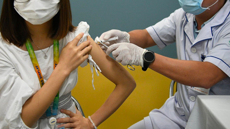 Tiêm 2 loại vaccine Covid-19 khác nhau có an toàn không?