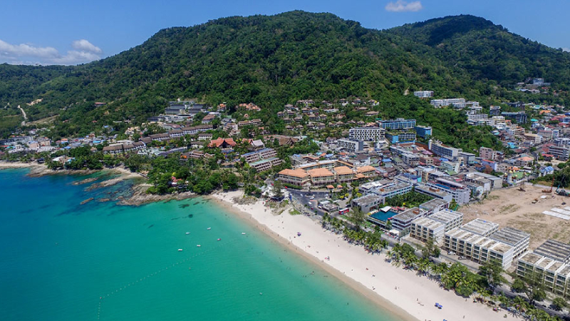 Bãi biển Patong là một trong những nơi thu hút sự chú ý của đông đảo khách du lịch tới Phuket