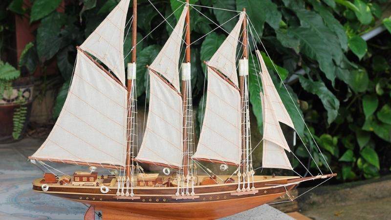 thuyền buồm mô hình