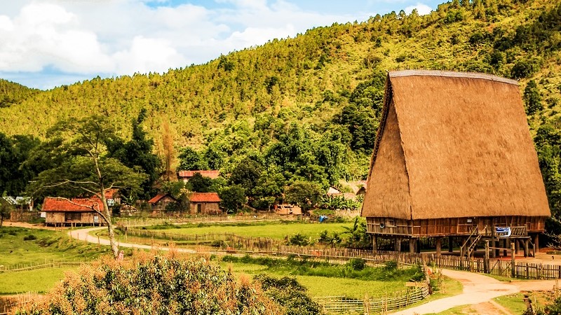 Làng văn hóa du lịch Kon Bring