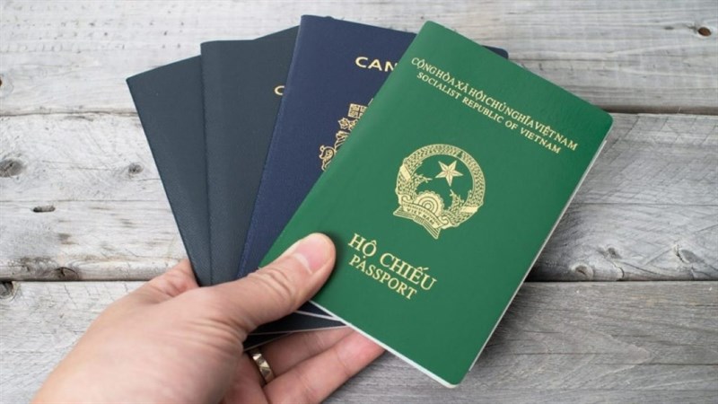 Có bắt buộc đổi sang hộ chiếu gắn chíp điện tử?