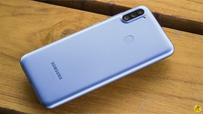 Samsung Galaxy A11 thiết kế