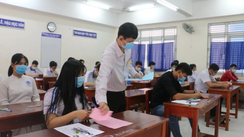 Thí sinh đang là sinh viên, thi lại Đại học 2023 có cần bảo lưu?