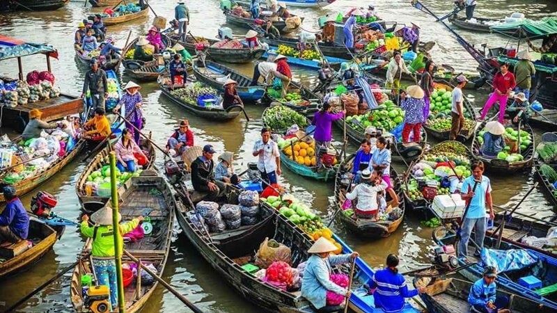 Nga Bay Floating Market - Phung Hiep