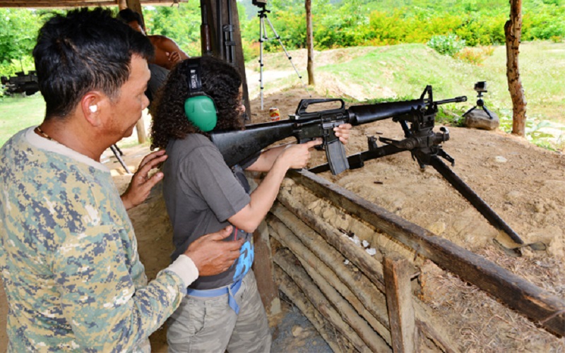 Luyện tay xạ thủ tại Shooting Range Siem Reap