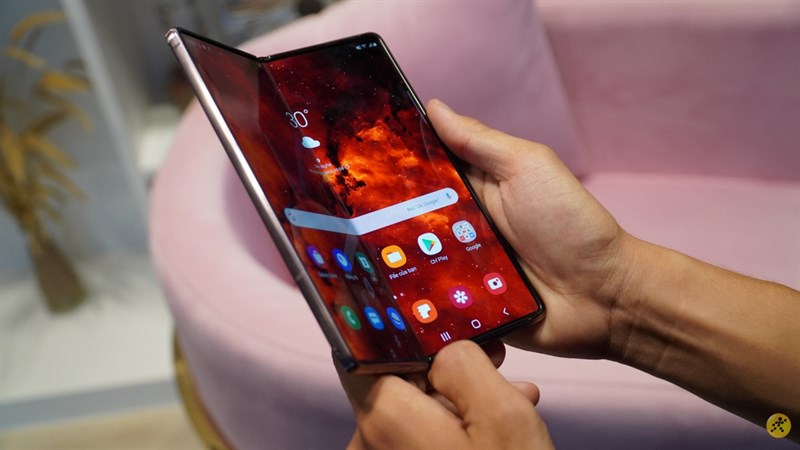 Galaxy Z Fold 3 5G được cho là có camera ẩn dưới màn hình