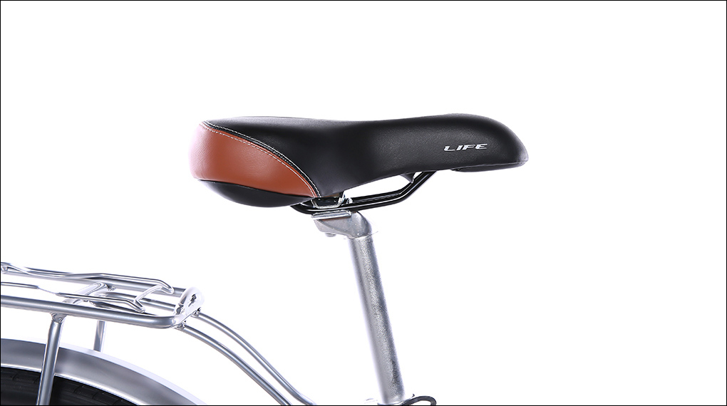 Xe đạp LIFE sở hữu yên xe bọc da êm ái, dễ dàng điều chỉnh độ cao phù hợp để bảo vệ cột sống