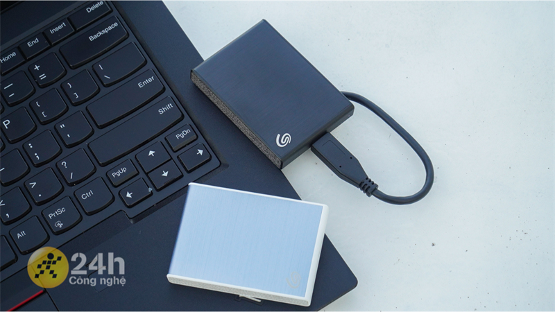 Ổ cứng di động SSD tối ưu hoá không gian lưu trữ trên laptop của bạn.