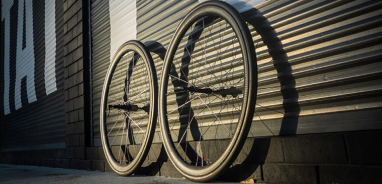 Với tông màu tươi sáng, những chiếc bánh xe mạnh mẽ này sẽ mang đến cho bạn sự thuận tiện và phát huy hiệu suất tối đa.