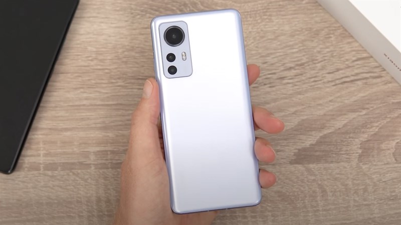 Xiaomi 12 có giá bán tốt