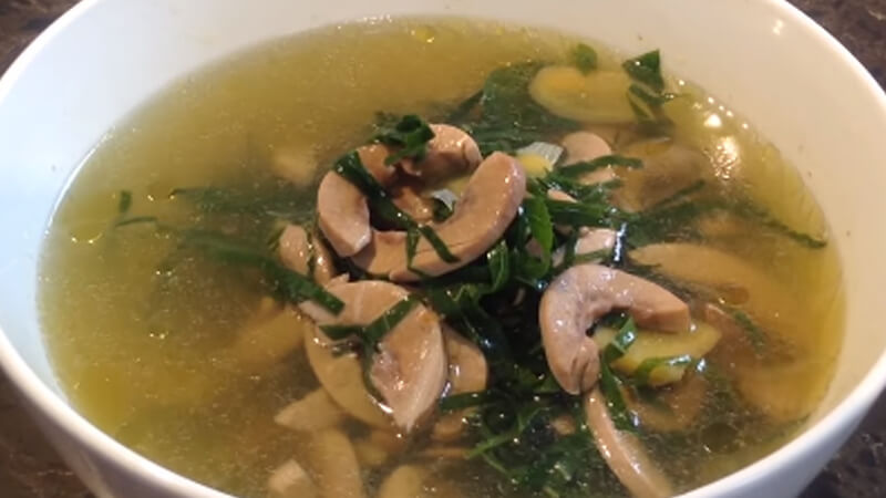 How to make delicious and attractive stir-fried pork kidney soup with guise leaves