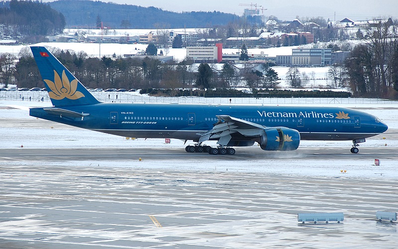 Có rất nhiều hãng hàng không mà bạn có thể đặt vé như VietNam Airlines