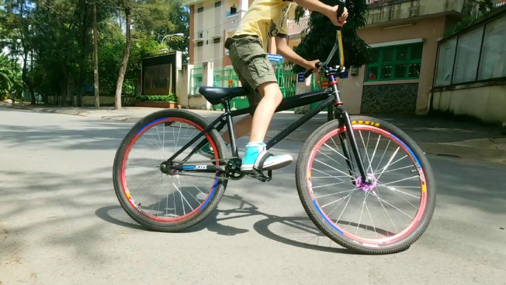 Xe đạp không phanh (Fixed-gear Bike) được cấu tạo tối giản các chi tiết Xe đạp không phanh (Fixed-gear Bike) được cấu tạo tối giản các chi tiết
