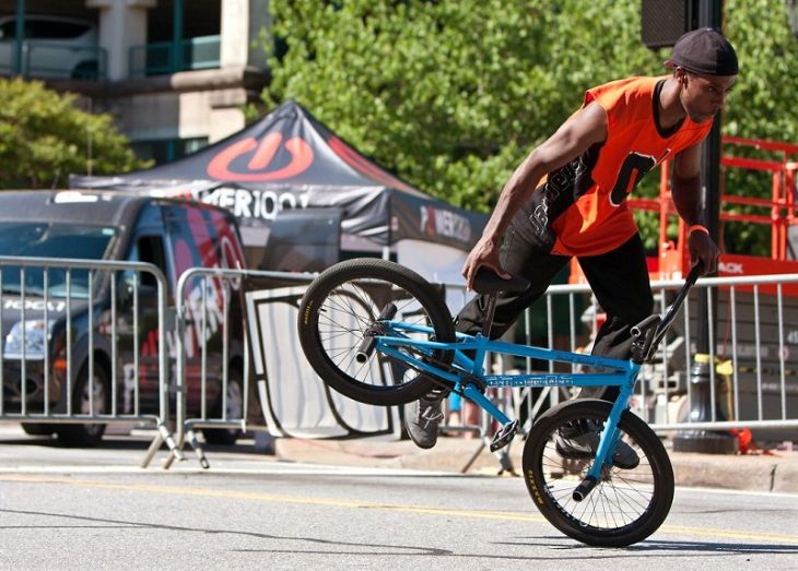 Xe đạp biểu diễn (BMX - Bike Motor Cross) Xe đạp biểu diễn (BMX - Bike Motor Cross)