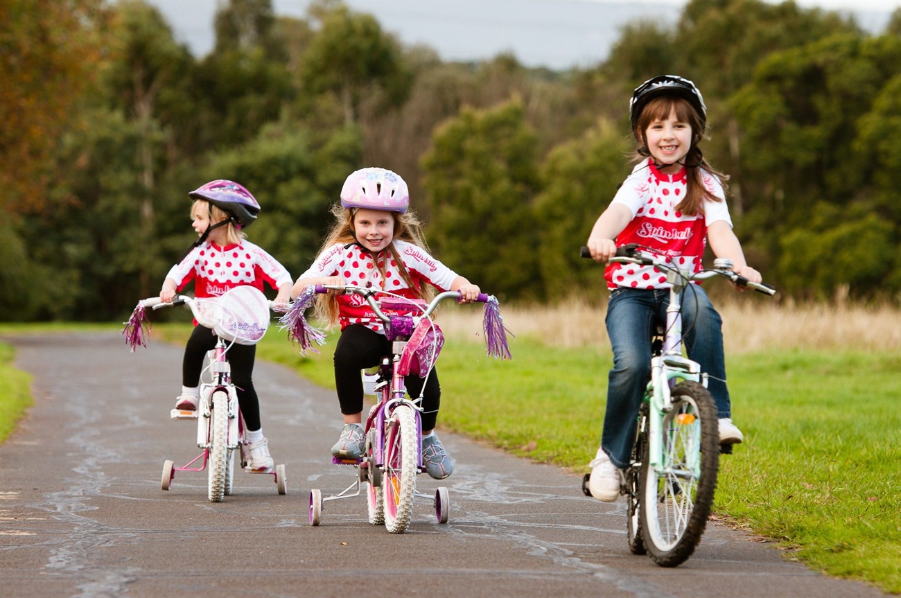 Đi xe đạp tăng sức bền và độ dẻo dai cho bé