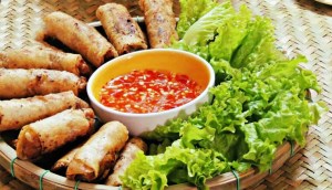 Hàm lượng calo trong chả giò chiên là bao nhiêu?