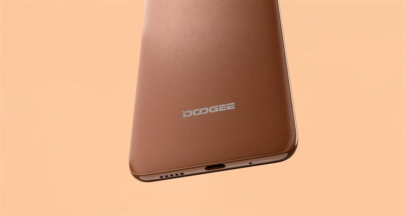 Cạnh dưới của thiết bị bao gồm loa ngoài, cổng sạc USB Type-C và mic thoại. Nguồn: Doogee. Cạnh dưới của thiết bị bao gồm loa ngoài, cổng sạc USB Type-C và mic thoại. Nguồn: Doogee.