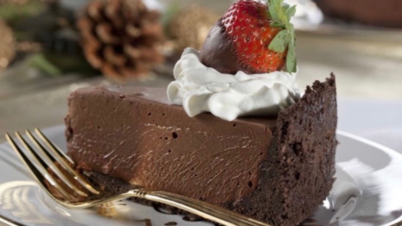 How to make smooth and delicious chocolate mousse cake
