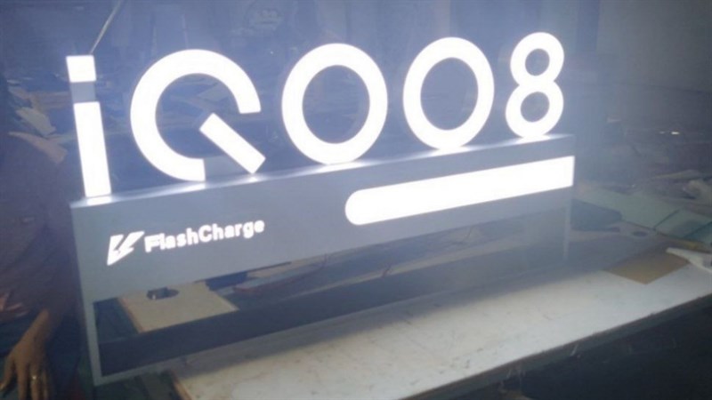 Hình ảnh tiếp thị của iQOO 8 xác nhận điện thoại hỗ trợ sạc nhanh Hình ảnh tiếp thị của iQOO 8 xác nhận điện thoại hỗ trợ sạc nhanh