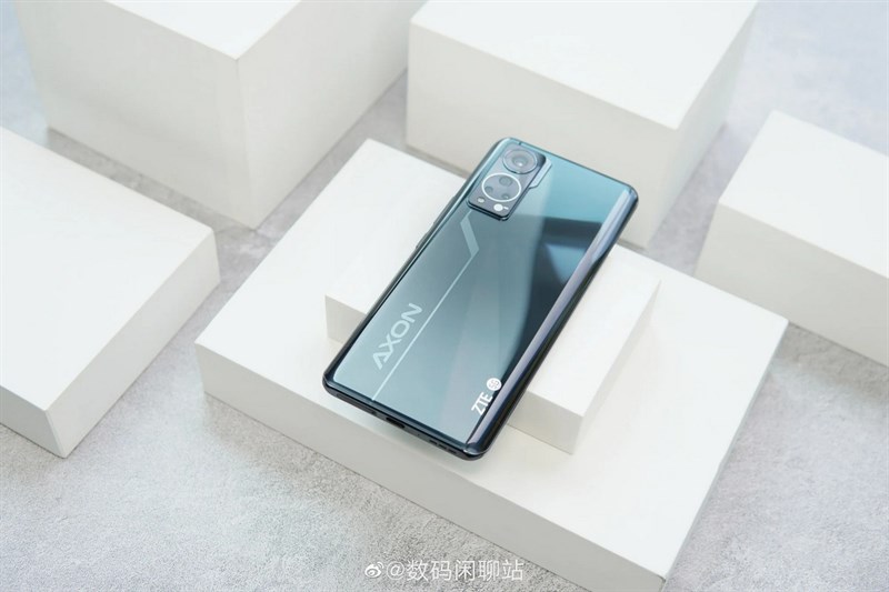 ZTE Axon 30 5G lộ ảnh thực tế với camera selfie ‘biến mất’, hứa hẹn trải nghiệm toàn màn hình thực sự