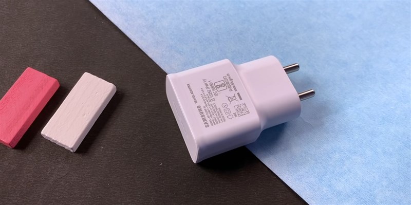 Để sạc pin 6.000 mAh của Galaxy F22 là tương đối lâu. Nguồn: Tech Bar. Để sạc pin 6.000 mAh của Galaxy F22 là tương đối lâu. Nguồn: Tech Bar.