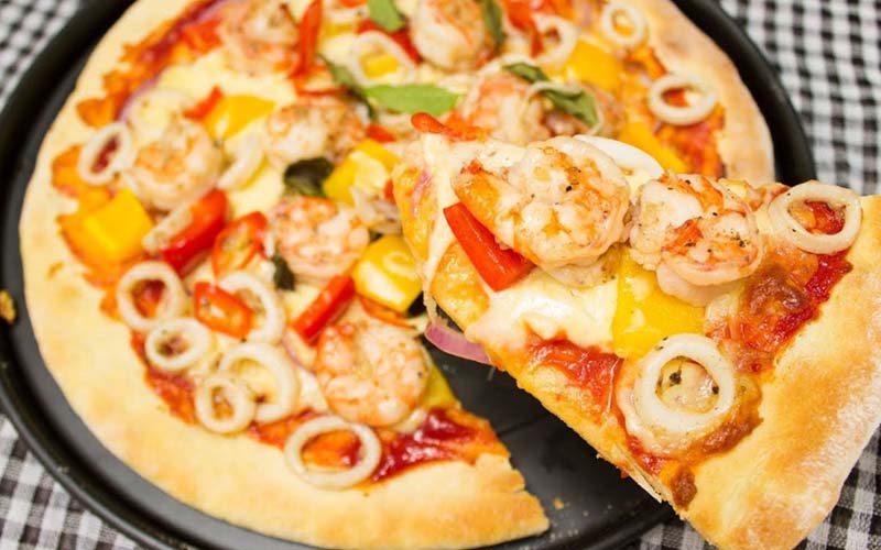 Một chiếc pizza bao nhiêu calo?