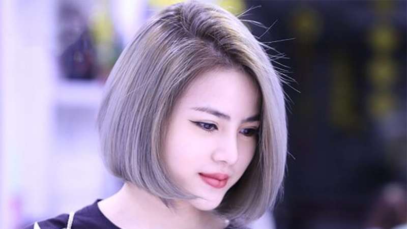 Tóc ngắn ngang vai bất đối xứng