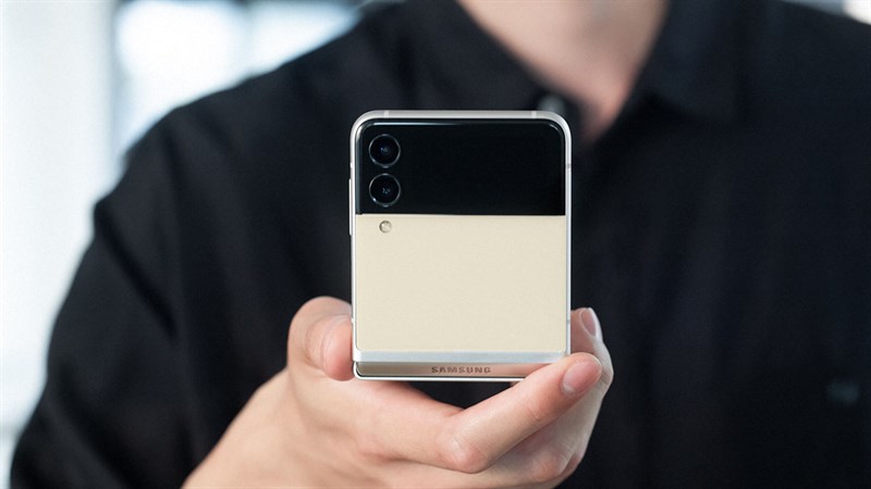 Galaxy Z Flip 3 giá bao nhiêu? Dự kiến là rẻ hơn nhiều so với Z Flip Galaxy Z Flip 3 giá bao nhiêu? Dự kiến là rẻ hơn nhiều so với Z Flip