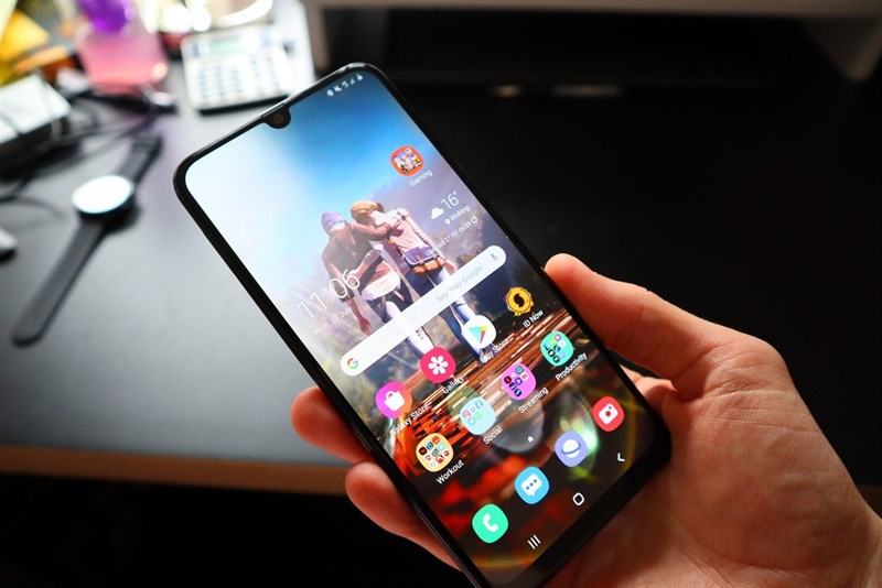 Samsung Galaxy M33 được trang bị màn hình Super AMOLED, hứa hẹn khả năng hiển thị sống động. (Ảnh minh họa: Galaxy M31).
