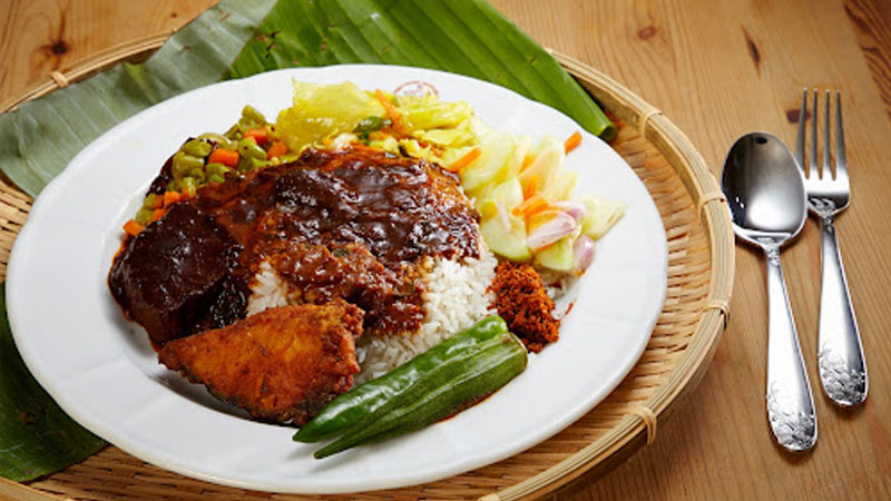 Món ăn đậm chất truyền thống của vùng Penang: Nasi Kandar