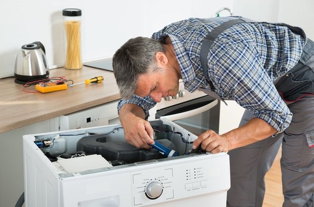 Lỗi bo mạch máy giặt rất phức tạp, cần được xử lý ngay để tránh hư hỏng nặng hơn
