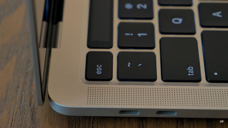 Bàn phím MacBook Pro 13 inch 2020 và MacBook Pro 13 inch 2019