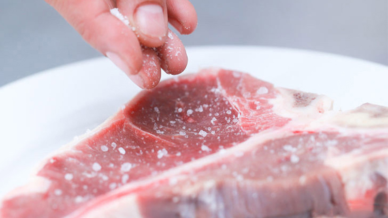 Sử dụng gia vị nấu ăn để bảo quản thịt lợn