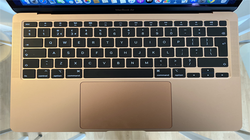 MacBook Air 2020 được trang bị bàn phím Magic Keyboard