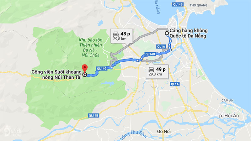 Núi Thần Tài cách trung tâm thành phố khoảng 30km về phía Tây.