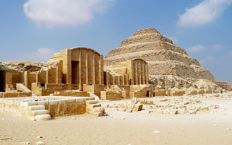 Kim tự tháp bậc thang của Djoser