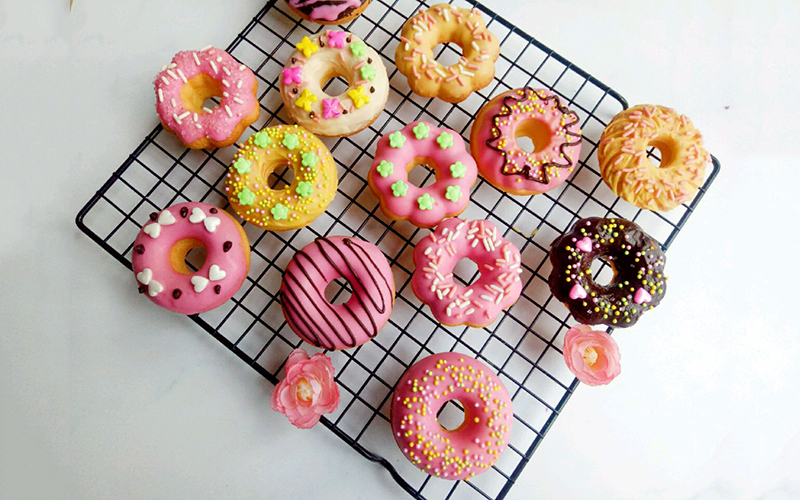 Bánh donut nướng ít dầu mỡ và vẫn cực kỳ thơm ngon