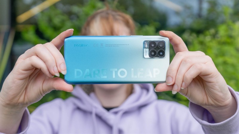Cuối tuần rồi - săn sale điện thoại Realme thôi, toàn là cái tên HOT