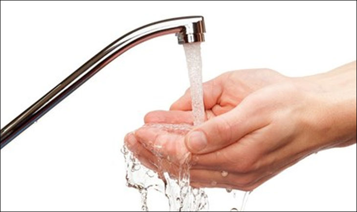 Tìm hiểu nguồn gốc ra đời của máy lọc nước ion kiềm > Nước axit mạnh thường được dùng để rửa tay hoặc vệ sinh các đồ dùng, vật dụng trong gia đình